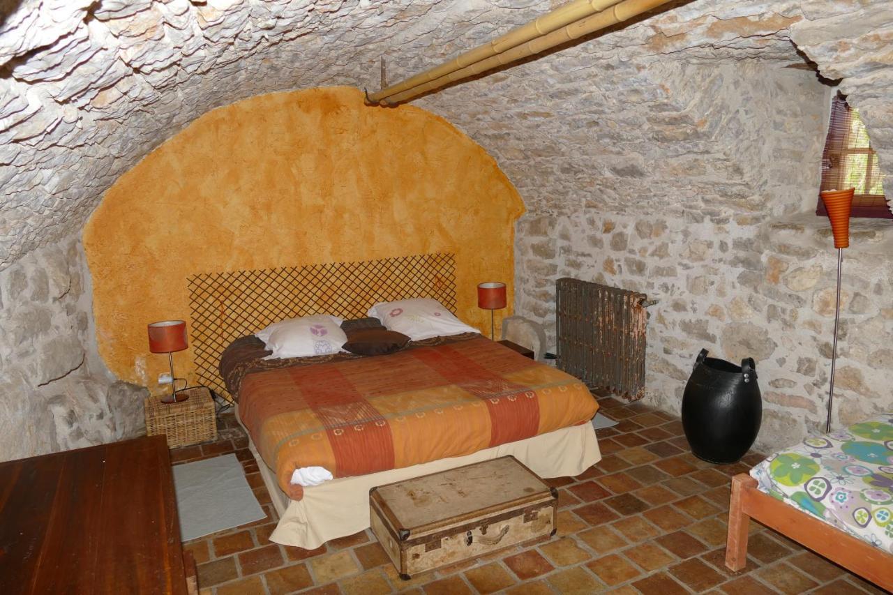 Mas De Coulet Bed & Breakfast Brissac Ngoại thất bức ảnh