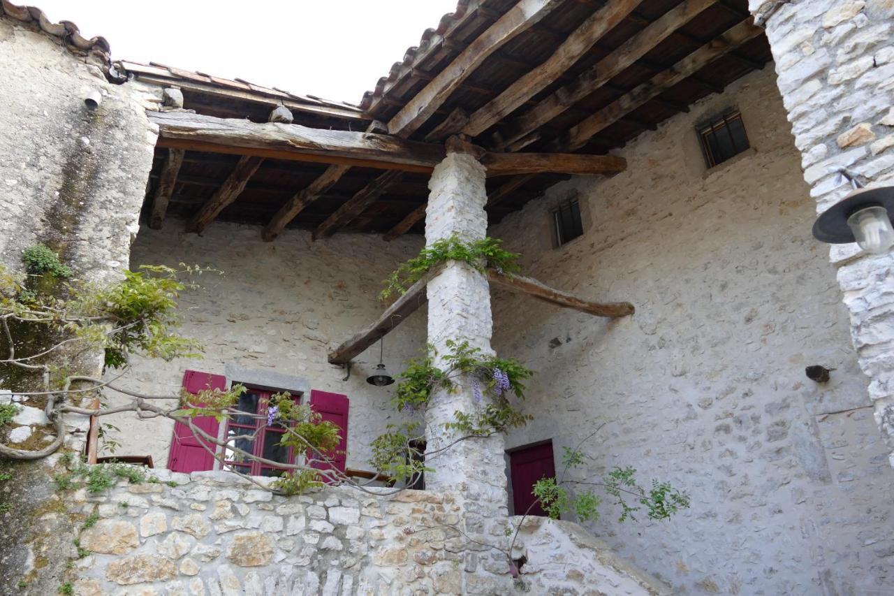 Mas De Coulet Bed & Breakfast Brissac Ngoại thất bức ảnh